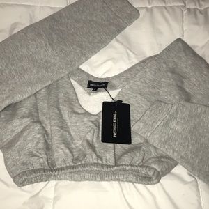 Grey cropped deep-v jumper